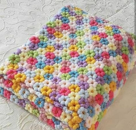 CROCHET EASY TUTORIAL | 🌸💖I really loved making this flower blanket, I thought this color and the flowers were very cute and delicate | Facebook Puff Blanket, Braidless Crochet, Baby Blanket Patterns, House Quilt Patterns, Puff Flower, Crochet Puff Flower, Crochet Shell Stitch, Crochet Blanket Designs, Flower Blanket