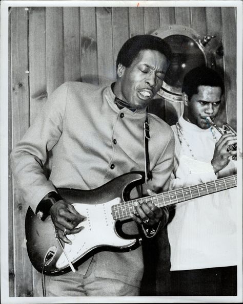 Buddy Guy at the Riverboat in 1969. Yorkville, home of Toronto’s original indie music scene. Jazz Sheet Music, Blues Piano, Buddy Guy, Jazz And Blues, Delta Blues, Blues Musicians, Blues Artists, Famous Musicians, Muddy Waters