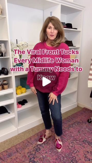 Mary Michele Nidiffer on Instagram: "OK, OK, I get it. The Front tuck isn’t for everyone. So here are 2 ways you can style your top while still keeping the tummy covered. 1/ The Belt Trick - one of my tried and true hacks, this is great to create a high-low look, break up the horizontal line of your top and add polish. 2/ The Bracelet Trick - Who knew a bracelet and a rubberband could add such a fun touch to your boxy top? This creates a design element, makes your top less boxy and still gives you the coverage you want! Which one will you try? Want to learn more about busting out of a style rut? Go to Fightthefrump.com now for more great solutions! #stylerut #styleinspo #midlifewomen #womenover40 #womenover50 #womenover60 #stylemyths #stylefashion #styleforrealwomen #selflove #women Boxy Top Outfit, Front Tuck Shirt, Belt Trick, Shirt Knot, Style Rut, Shirt Hacks, Over 60 Fashion, Front Tuck, Shirt Tucked In