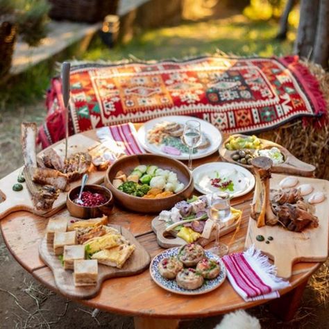 Albanian Food - Eat Traditional Food | Sondor Travel Albanian Traditional Food, Albanian Restaurants, Bosnia Culture, Ashure Recipe, Albania Traditional, Albania Food, Albanian Aesthetic, Trolls Oc, Albanian Cuisine