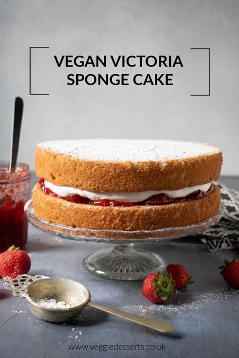 Vegan Victoria Sponge, Victoria Sponge Recipe, British Cake, Vegan Vanilla Cake, Healthy Vegan Dessert, Sponge Recipe, Cheesecake Vegan, Victoria Sponge Cake, Vanilla Sponge Cake