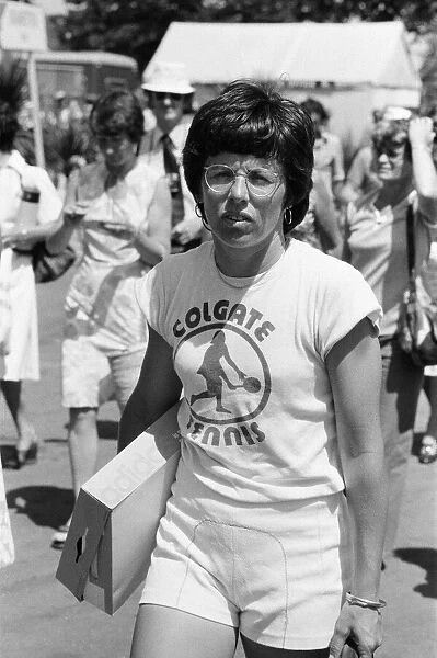 Billie Jean King, 1976. Wimbledon Outfit, Bobby Riggs, Wimbledon Final, White Sheer Dress, Billy Jean, Simple White Dress, Wimbledon Tennis, Star Of The Day, Tennis Legends