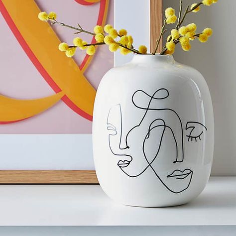 Ceramic Vase Painting Ideas, Contemporary Modern Living Room, Glass Fish Bowl, Flower Vase Making, Ceramic Face, Vase Ideas, Fluted Vase, Vase Painting, Pottery Painting Ideas