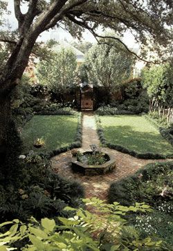 Southern Courtyard Ideas, New Orleans Backyard Ideas, New Orleans Landscaping, French Quarter Courtyards, New Orleans Courtyard Ideas, New Orleans Gardens, Backyard Shade Garden, Louisiana Backyard, New Orleans Landscape