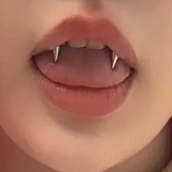 Reverse Angel Fangs Piercing, Reverse Angel Fangs, Angel Fangs Piercing, Get Rid Of Turkey Neck, Angel Fangs, Chest Piercing, Dream Piercings, Angel Bites Piercing, Angel Bites