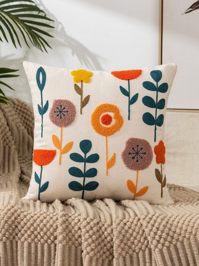 Geometric Pillow Covers, Bags Ideas, Embroidered Canvas, Needle Embroidery, Canvas Pillow, Punch Needle Embroidery, Floral Pillow Cover, Embroidered Pillowcases, Embroidered Cushions