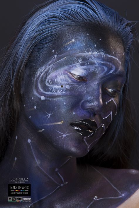 galaxy makeup , bangkok makeup: joyrulez photo:moabe studio: makeup art and technique school Galaxy Body Art, Space Body Art, Constellation Makeup, Cosmic Makeup, Makeup Practice, Space Makeup, Galaxy Makeup, High Fashion Makeup, Studio Makeup