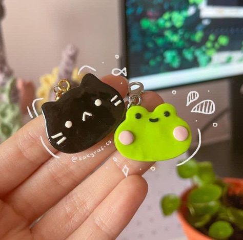 Soft Clay Diy, Cute Clay Art Ideas Aesthetic, Soft Air Dry Clay Ideas, Bt21 Clay Art, Cute Clay Keychain Ideas, Keychain Clay Ideas, Soft Clay Crafts, Cute Polymer Clay Kawaii, Cute Clay Keychains