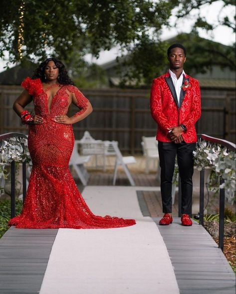 Prom Outfits Plus Size, Red Prom Looks Black Couple, Red Prom Dress And Tux Ideas, Red And White Prom Couples, Red Prom Dress Couple, Red And Black Prom Couples, Red Prom Couple Outfit, Red Prom Dress Black Women, Prom Couples Black People