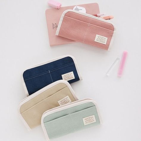 Kawaii School Supplies Pencil Cases, Aesthetic Pouch, Cute Pencil Pouches, Pretty School Supplies, Pencil Pouches, Case Minimal, Zipper Pencil Case, Cute Pencil Case, Kawaii School Supplies