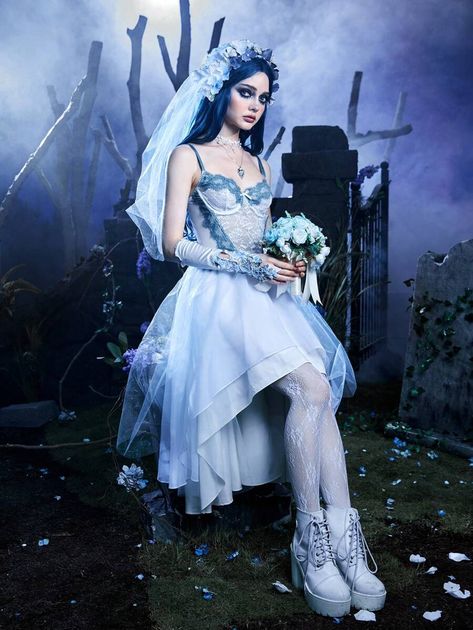 Corpse Bride Dress, Corpse Bride Halloween, Bride Halloween Costume, Corps Bride, Rave Halloween Costumes, Goth Halloween Costume, Halloween Bride Costumes, Halloween Costumes Brunette, Bride Halloween