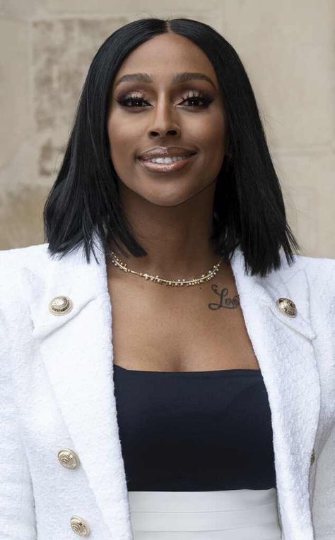 X-Factor's Alexandra Burke Recalls Being Told to "Bleach" Her Skin Alexandra Burke, Harry Potter Luna, Female Celebrity Crush, Harry Potter Luna Lovegood, Deep Skin, Luna Lovegood, X Factor, The Music Industry, Apple News