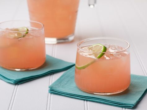 Mexican Punch recipe from Ree Drummond via Food Network Mexican Punch Recipe, Punch Recipes Alcoholic, Mexican Punch, Orange Punch Recipes, Punch Recipes Non Alcoholic, Strawberry Margarita Recipe, Orange Punch, Frozen Limeade, Ree Drummond Recipes