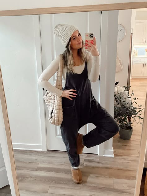 Fall Onesie Outfit, Womens Comfy Fall Outfits, Outfits With Platform Tasman Uggs, Slipper Outfit Casual, Fall Free People, Jumpsuit Uggs Outfit, Fall Outfit Jumpsuit, Oversized Jumpsuit Outfit Winter, Midsize Winter Outfits Leggings