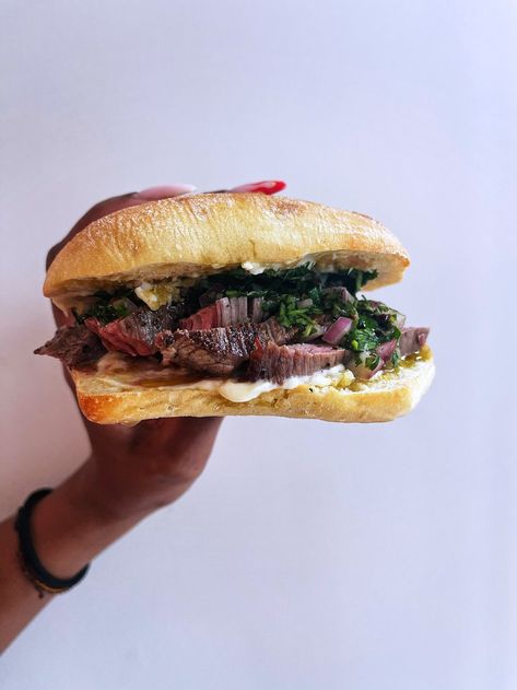 Garlic Steak Sandwich, Steak Lunches For Work, Steak Sandwich Chimichurri, Steak Sandwich With Chimichurri, Chimichurri Steak Sandwich, Steak Sandwich Recipes Easy, Ribeye Steak Sandwich Recipes, Chimichurri Sandwich, Steak Sandwich Sauce