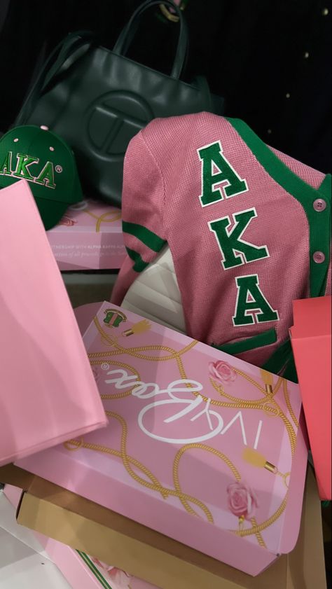 Aka Vision Board, Aka Aesthetic, Black American Girl, Tay Core, Hbcu Life, Aka Apparel, Aka Alpha Kappa Alpha, Aka Paraphernalia, Aka Sorority Gifts