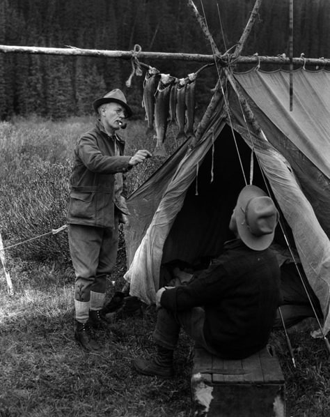 Hunting Photos, Camping Photo, Tents Camping, Fishing Photos, Postal Vintage, Fishing Photography, Vintage Hunting, Vintage Outdoor, Hunting And Fishing