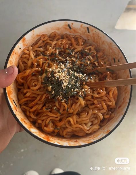 Buldak Noodles Aesthetic, Spicy Ramen Aesthetic, Buldak Aesthetic, Buldak Ramen Aesthetic, Budak Ramen, Ramen Buldak, Monkie Kid Oc, Ramen Aesthetic, Ramen Chicken