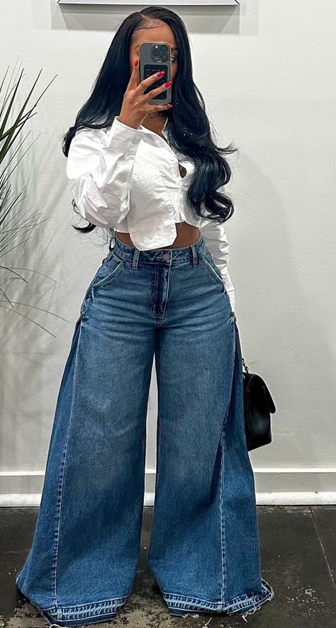 Bell Bottom Jeans Outfit Winter, Bellbottom Jean Outfits, Bottoms Outfit, Bell Bottom Jeans Outfit, Bell Bottoms Outfit, Wide Leg Pants Outfit, Leg Pants Outfit, Billie Jean, Bottom Jeans