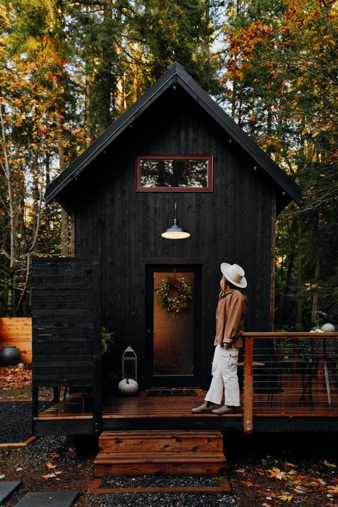 Wolf Den: Cabins in Washington State Tiny Cabin Exterior Ideas, Tiny Cabin Aesthetic, Washington State Aesthetic Houses, Cabin Camping Aesthetic, Bunkies Guest Cabin, Munduk Cabin, Black Cabin Exterior, Black Cabin Interior, Cozy Cabin In The Woods Interiors