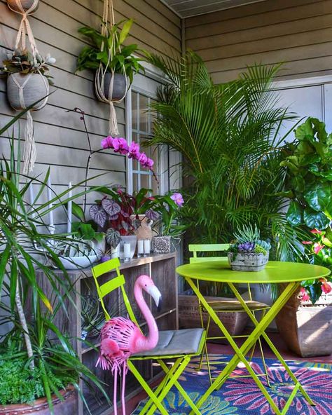 Bringing the Tropics Back Indoors Tropical Backyard Decor, Tropical Office Decor, Backyard Patio Decorating Ideas, Tropical Kitchen Decor, Tropical Decor Ideas, Modern Tropical Decor, Tropical Outdoor Decor, Tropical Office, Tropical Bathroom Decor