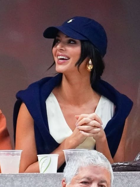 Ralph Lauren <33 #kendalljenner #kendalljenneroutfits #outfits #ralphlauren Ralph Lauren Cap, Gala Gonzalez, Ralph Lauren Hats, Cap Outfit, Emmanuelle Alt, Kendall Style, Kendal Jenner, Kendall Jenner Outfits, Jenner Outfits