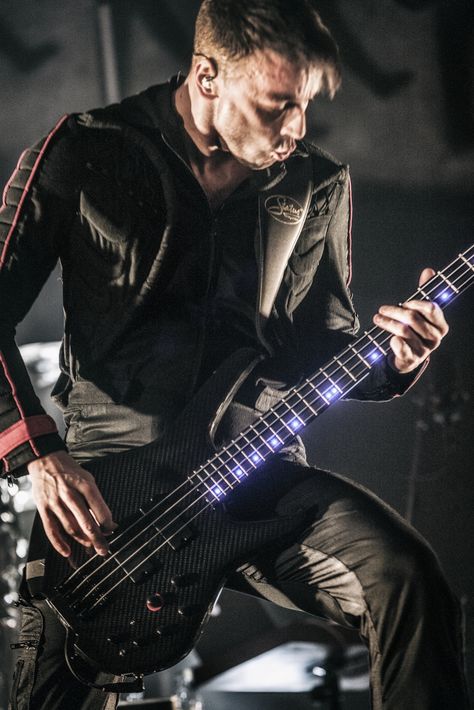 MUSE: IMAGES - UK Psycho Tour :: March 2015 Chris Wolstenholme, Muse Live, Muse Band, Bass Players, Rock Girl, Best Rock, Bass Player, Music Photo, Message Board