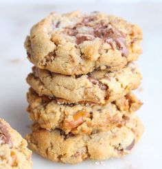 Loaded peanut butter cookie Healthy Peanut Butter Cookies, Honey Roasted Peanuts, Easy Peanut Butter Cookies, Cookies Healthy, Bars Cookies, Peanut Butter Cookie Recipe, Crinkle Cookies, C Is For Cookie, Peanut Butter Recipes