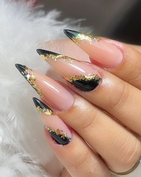 Gold Stiletto Nails, Rave Nails, Black Stiletto Nails, Stiletto Nails Short, Gold Stilettos, Color For Nails, Glitch Wallpaper, Glam Nails, Prom Nails