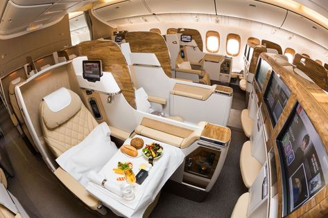 Man sues Emirates over 'disgusting' business class seats - AeroTime Oslo Airport, Business Class Seats, American Express Platinum, Credit Card Points, Travel Vision Board, Vision Book, What Is Advertising, Travel Products, Social Media Network