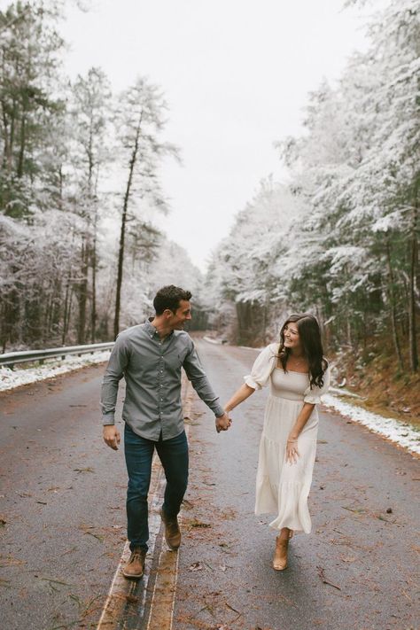 snowy engagement photos Snowy Engagement Photos, Christmas Engagement Photos, Indoor Engagement Photos, Snow Engagement Photos, Winter Engagement Pictures, Engagement Shoot Outfit, Engagement Picture Outfits, Cute Engagement Photos, Couple Engagement Pictures