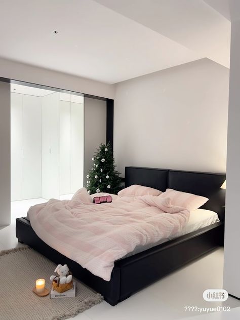 Pink Dream Bedroom, Big Bedroom Ideas, Big Bedroom, Minimal Room, Bedroom Pink, Big Bedrooms, Dream Apartment Decor, Dekorasi Kamar Tidur, Style Deco