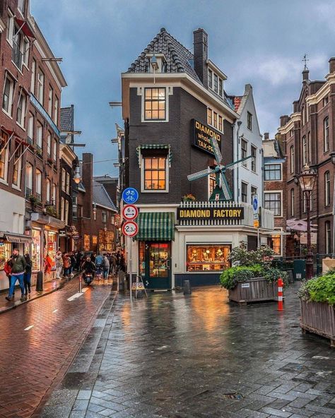 Castle House Design, I Amsterdam, Living In Europe, Amsterdam Travel, City Pictures, Amsterdam Netherlands, Dream City, Life Is A Journey, City Aesthetic