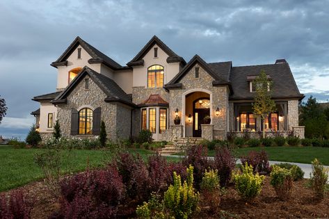 Thomas Sattler Homes – Intelligent Luxury Living in Denver, Colorado Colorado Houses, Roofing Business, Brick Homes, Cool Homes, Gorgeous Homes, Roofing Companies, Exterior Color Schemes, Big Cities, Colorado Homes