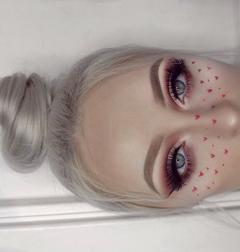 Embedded image Freckles Makeup, Day Makeup Looks, Dip Brow, Top Knot Hairstyles, Valentines Day Makeup, Creative Makeup Looks, Dipbrow, Fantasy Makeup, Day Makeup