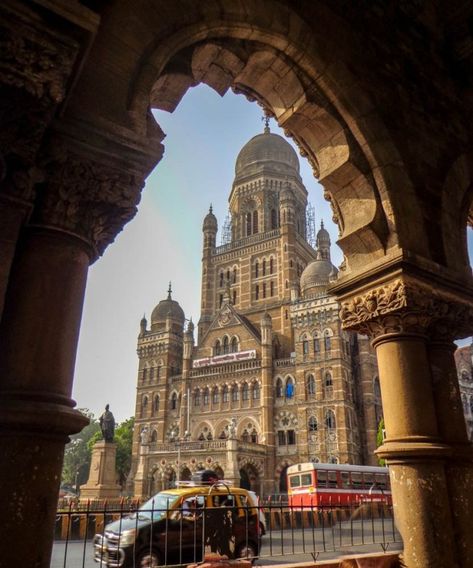 21 Things To Do In Mumbai (Bombay) India - Global Gallivanting Travel Blog Mumbai India Travel, Things To Do In Mumbai, Travel Trailer Interior, India Vacation, Mumbai Travel, Semester At Sea, Mumbai City, India Culture, Indian Architecture