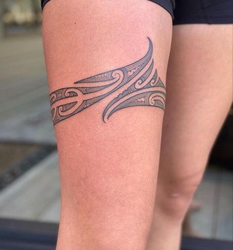 Polynesian Women Tattoo, Polynesian Tattoos Women Thigh, Leg Band Tattoo Women, Islander Tattoos, Unique Tattoos Ideas, Thigh Band Tattoo, Leg Band Tattoos, Thigh Band, Polynesian Tattoos Women