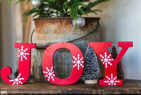 Stencilled snowflake Christmas JOY letters, by Grit Antiques, featured on Funky Junk Interiors Christmas Joy Sign, Wooden Letter Ideas, Wooden Letters Decorated, Christmas Signs Diy, Joy Sign, Funky Junk Interiors, Wood Christmas Tree, Funky Junk, Christmas Lettering