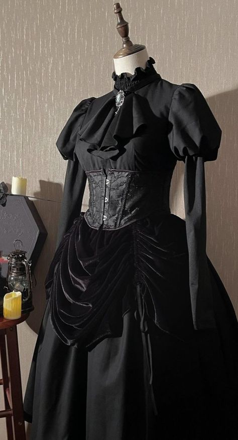 New Release: 【-The Moonlight Castle-】 #GothicLolita Lolita OP Dress Set

◆ Shopping Link >>> https://lolitawardrobe.com/the-moonlight-castle-gothic-lolita-op-dress-set_p7448.html Victorian Noble Dress, Royal Gothic Dress, Black Vkei Dress, Elegant Gothic Dress, Gothic Medieval Dress, Victorian Gothic Fashion Women, Gothic Dress Aesthetic, Gothic Dress Outfit, Victorian Outfits Women