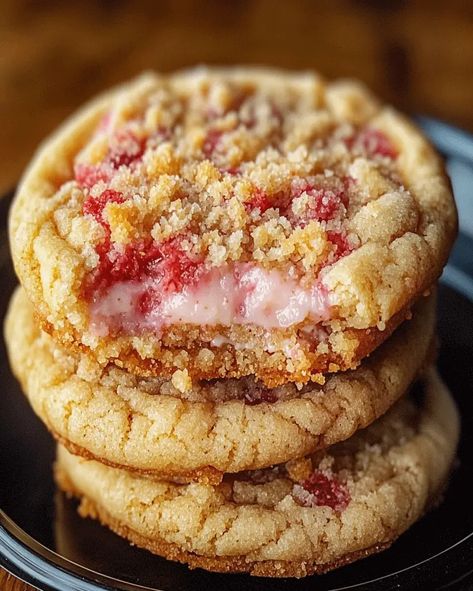 Strawberry Crunch Cheesecake Stuffed Cookies Recipe - optimal recipes Strawberry Stuffed Cheesecake Cookies, Strawberry Cheesecake Cookie Recipe, Strawberry Cheesecake Stuffed Cookies, Filled Cookies Recipes, Stuffed Cookies Recipes, Marshmallow Casserole, Stuffed Cookie Recipes, Strawberry Crunch Cookies, Cheesecake Stuffed Cookies