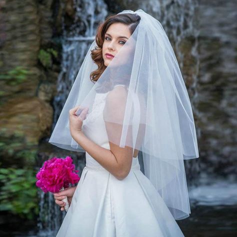 White Veil Short Tulle With Comb Wedding Veils | Bridelily Shoulder Length Veil, Farmhouse Wedding Decor, Veil Short, Tulle Wedding Veil, White Veil, White Veils, Short Veil, Bride Veil, Wedding Bridal Veils