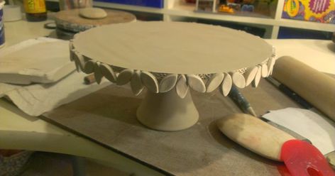 Handmade Ceramics Ideas, How To Make Ceramic, Cake Stand Ceramic, Ceramic Food, Beach Pottery, Snow Mountains, Pottery Painting Designs, Diy Ceramic, Slab Pottery