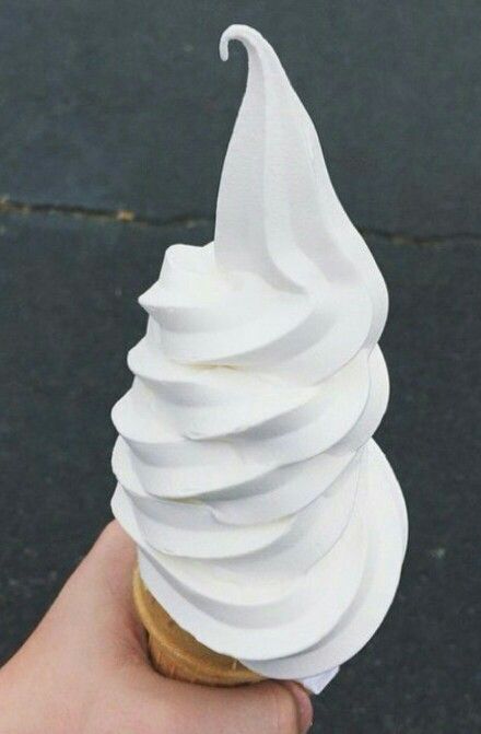 Vanilla soft serve ice cream...yuuuuummmm Cream Photo, Sports Nutritionist, Yummy Ice Cream, Lost 100 Pounds, Quit Drinking, Soft Serve Ice Cream, Milk Shakes, Köstliche Desserts, An Ice Cream