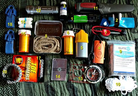 Small Survival Kit, Wilderness Survival Kit, Mini Survival Kit, Survival Tool Kit, Camping Survival Kit, Survival Fishing Kit, Mochila Edc, Survival Kit Ideas, Survival Kit Items