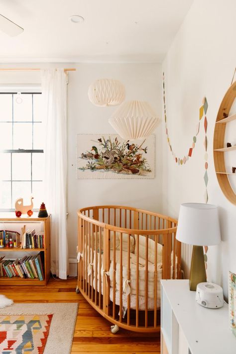 Best Crib to Buy: Sleepi Natural Crib by Stokke | Follow our Pinterest page at @deuxpardeuxKIDS for more kidswear, kids room and parenting ideas Best Baby Cribs, Small Space Nursery, Bohemian Nursery, Baby Nursery Inspiration, Nursery Room Design, Baby Room Inspiration, Space Nursery, Nursery Decor Neutral, Nursery Room Inspiration