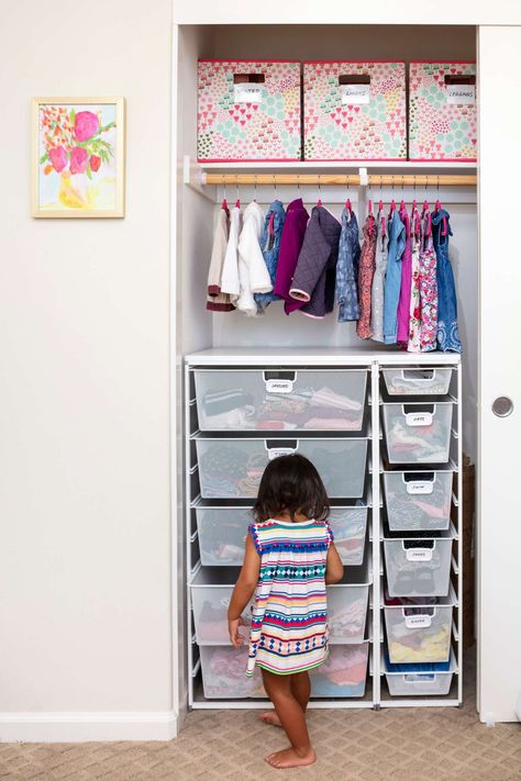 kid-closet-storage-storage-bins-pull-out-baskets-37ytK_muaMn8Mnvn-TrIeZ Mini Closet Ideas, Girls Room Storage, Cubby Storage Bins, Bedroom Ideas Kids, Kids Closet Storage, Girls Closet Organization, Ideas For Small Apartments, Small Closet Storage, Kids Clothes Storage