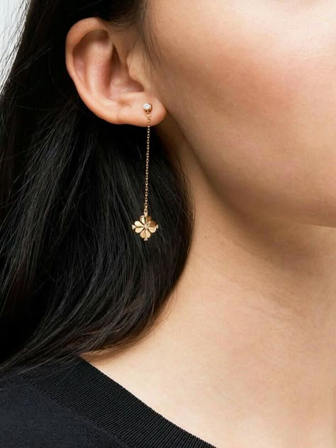 Long Chain Earrings Gold, New York Flower, Gold Diamond Heart Necklace, Types Of Accessories, Gold Jhumka Earrings, Chain Drop Earrings, Flower Chain, Gold Jewelry Simple Necklace, Bridal Earrings Drop