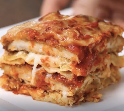 Chicken Parm Lasagna Recipe, Chicken Parm Lasagna, Chicken Lasagne, Homemade Lasagna Recipes, Chicken Parmesan Recipe, Lasagna Ingredients, Easy Lasagna Recipe, Chicken Lasagna, Homemade Lasagna