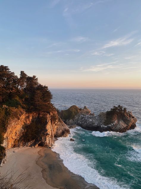 Beach Mountain Aesthetic, Mountain Beach Aesthetic, Ocean With Mountains, Mountains By The Sea, Big Sur Aesthetic, Coastline Aesthetic, Beach With Mountains, Mountains And Beach, Beach And Mountains