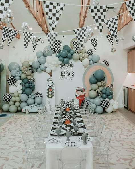 Ezra’s Three Fast . . Venue @mini_milestonesaz Photographer @jessica.juniper Event design @balloons_creations_by_denitsa Table set… | Instagram Car Birthday Table Decor, Blue Car Themed Birthday Party, 6 Th Birthday Ideas For Boy, Fast One Birthday Decorations, Fast And Three Birthday, 3 Boy Birthday Party Ideas, A Fast One Birthday Party, Kids Birthday Table Set Up, Birthday Party Stations